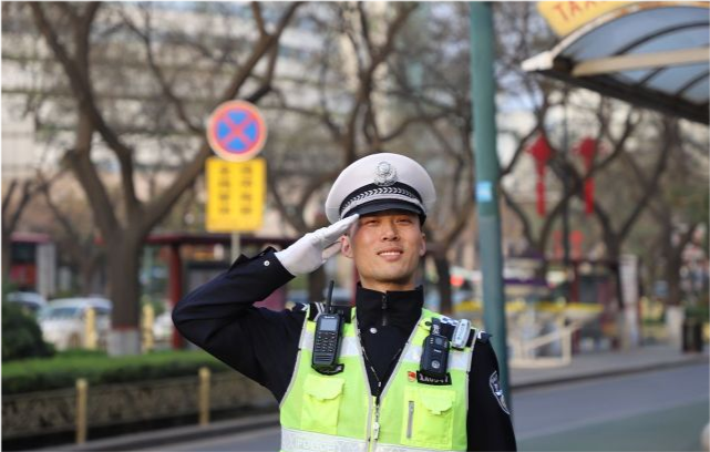 西安辅警新政策下的温馨日常风采